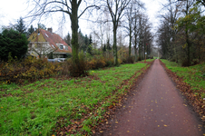 825555 Gezicht op het Galgenwaardsepad (fietspad) te Utrecht, met links het huis Koningsweg 286.